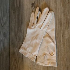 Vintage Gloves with Stitched Bow Detail